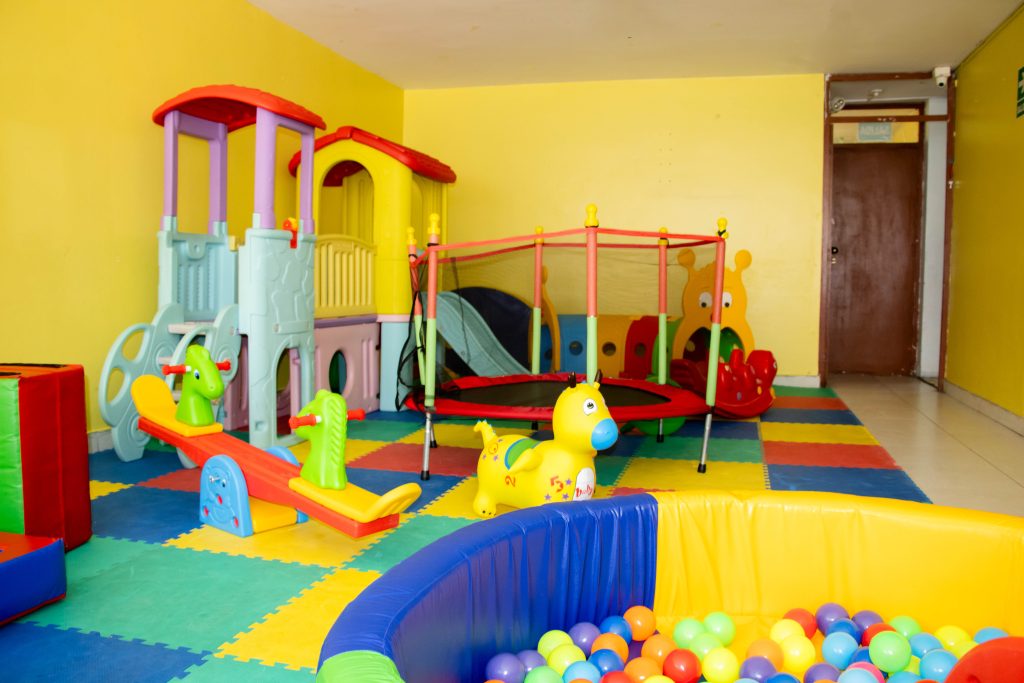 Aula de estimulación del colegio Bendito Niño Jesús en Huaraz
