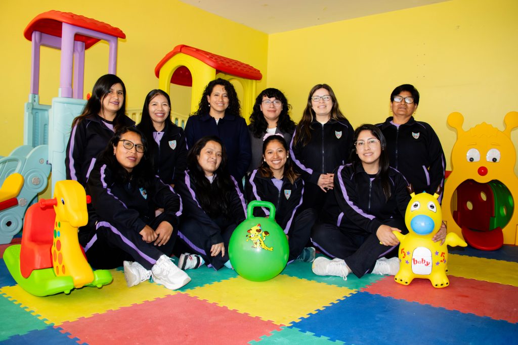 Equipo docente del colegio Bendito Niño Jesus, Huaraz