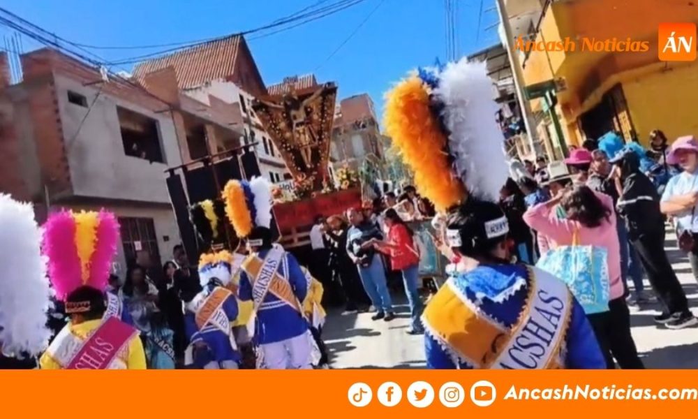 Fe y devoción marcan último recorrido del Señor de la Soledad en Huaraz