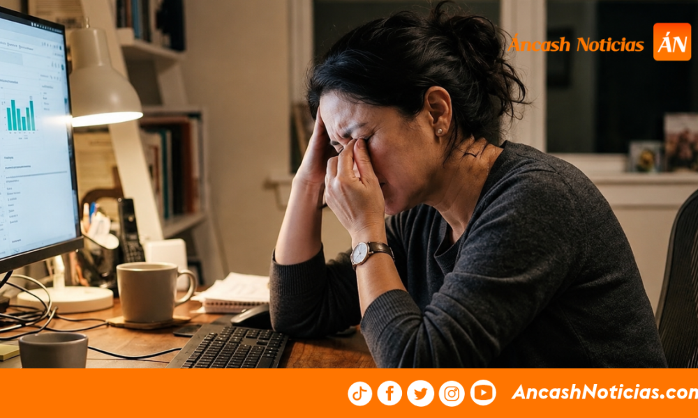 ¿Trabajas en oficina? Tu pantalla hace que “olvides” parpadear